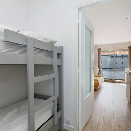 Studio, Et Commerces à Pieds Appartement *