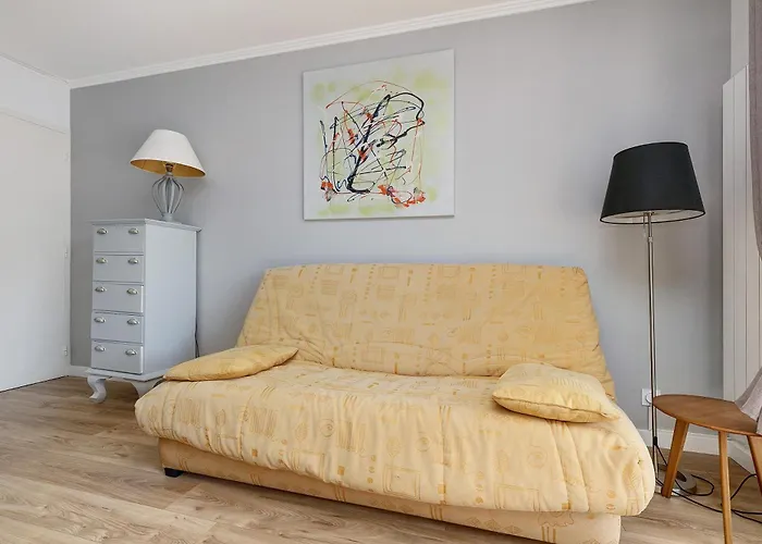 Studio, Et Commerces à Pieds Appartement *